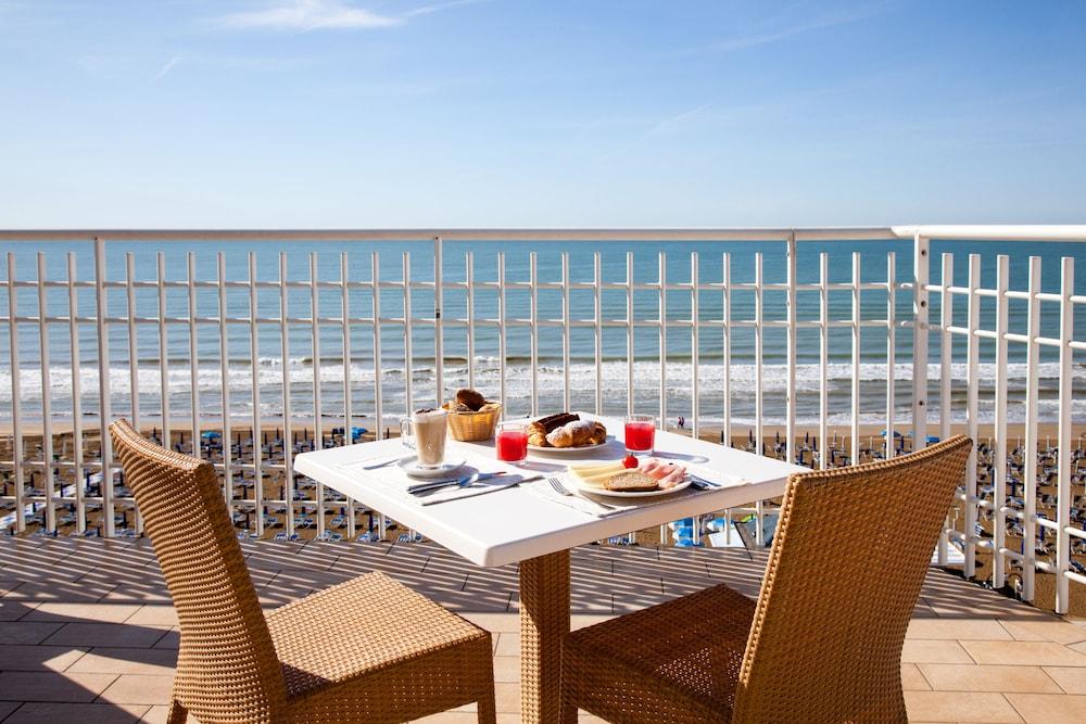 Regent'S Hotel Лидо ди Йезоло Екстериор снимка